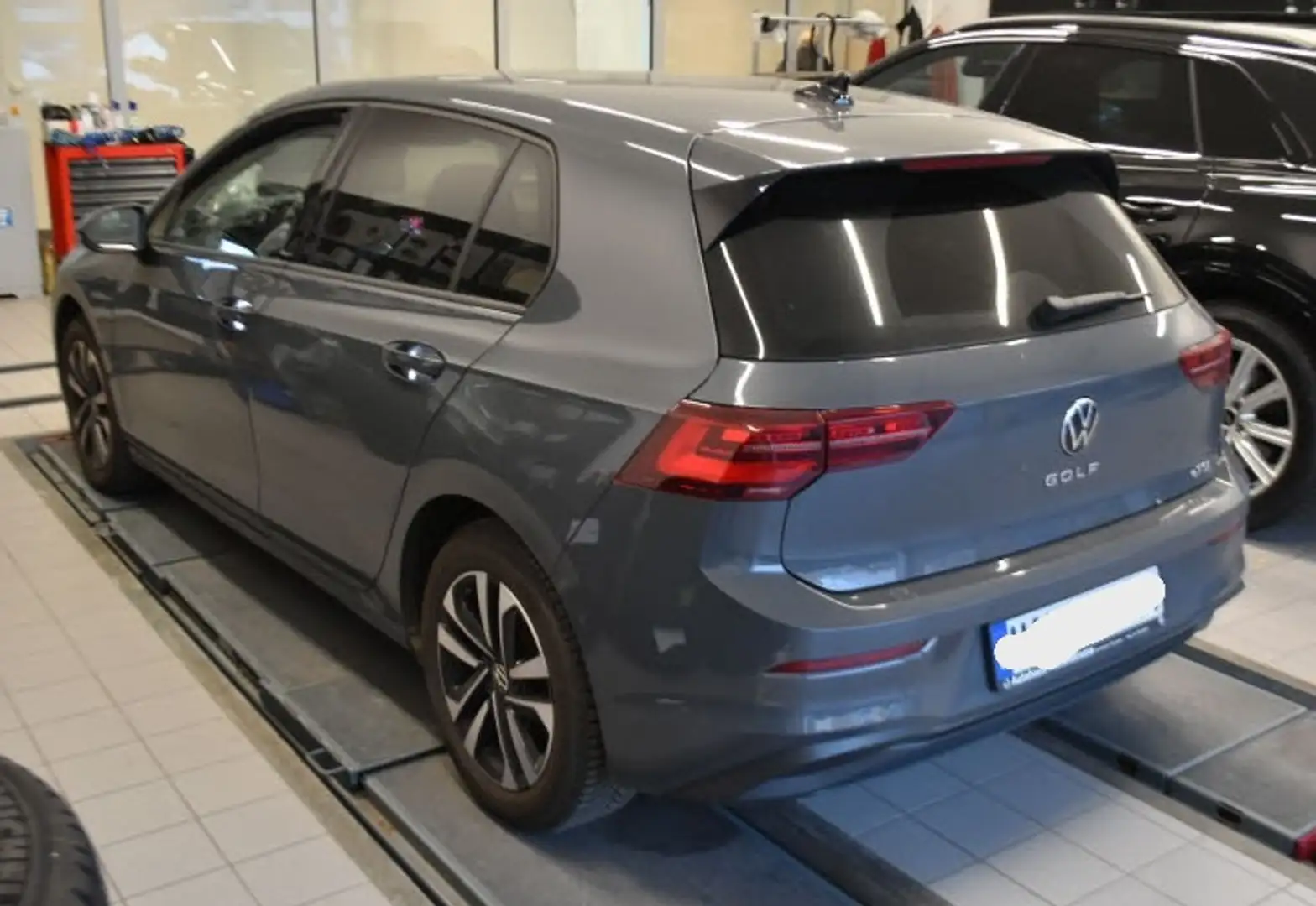 Volkswagen Golf VIII 1.5 eTSI DSG United MATRIX NAVI PRO KAMERA Grau - 2