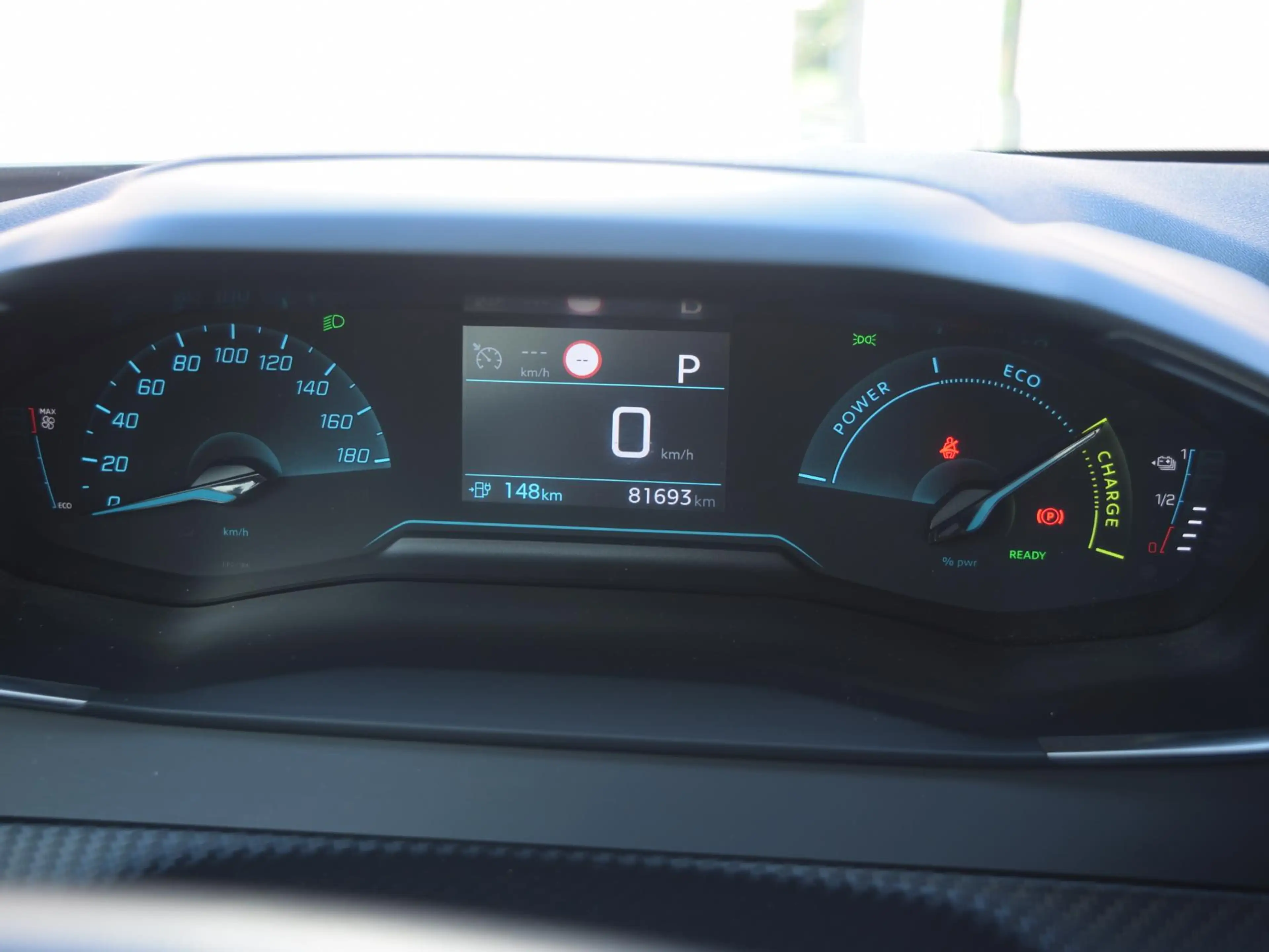 Peugeot e-2008 EV Active 50 kWh | CLIMATE CONTROL | PARKEERSENSOR — photo 9