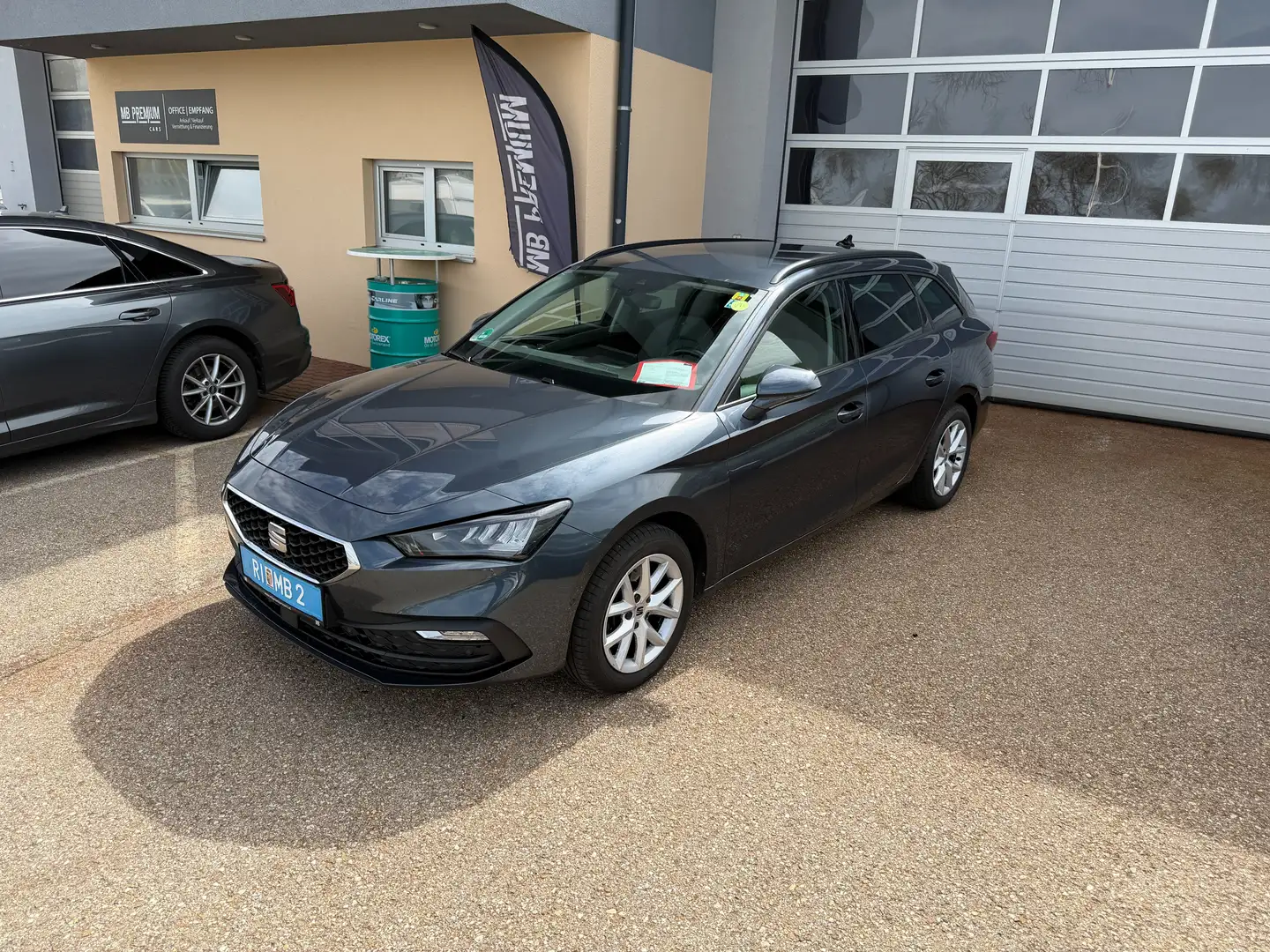 SEAT Leon Style *2l*VIRTUAL*NAVI*AHK* Grau - 1