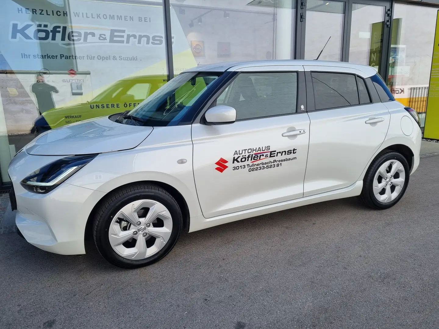 Suzuki Swift Swift 1,2 Hybrid Shine Shine Weiß - 1