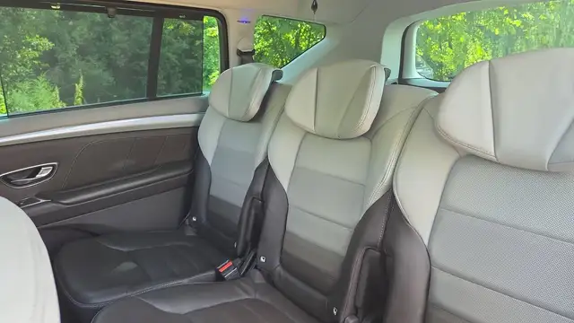 Renault Espace view 9