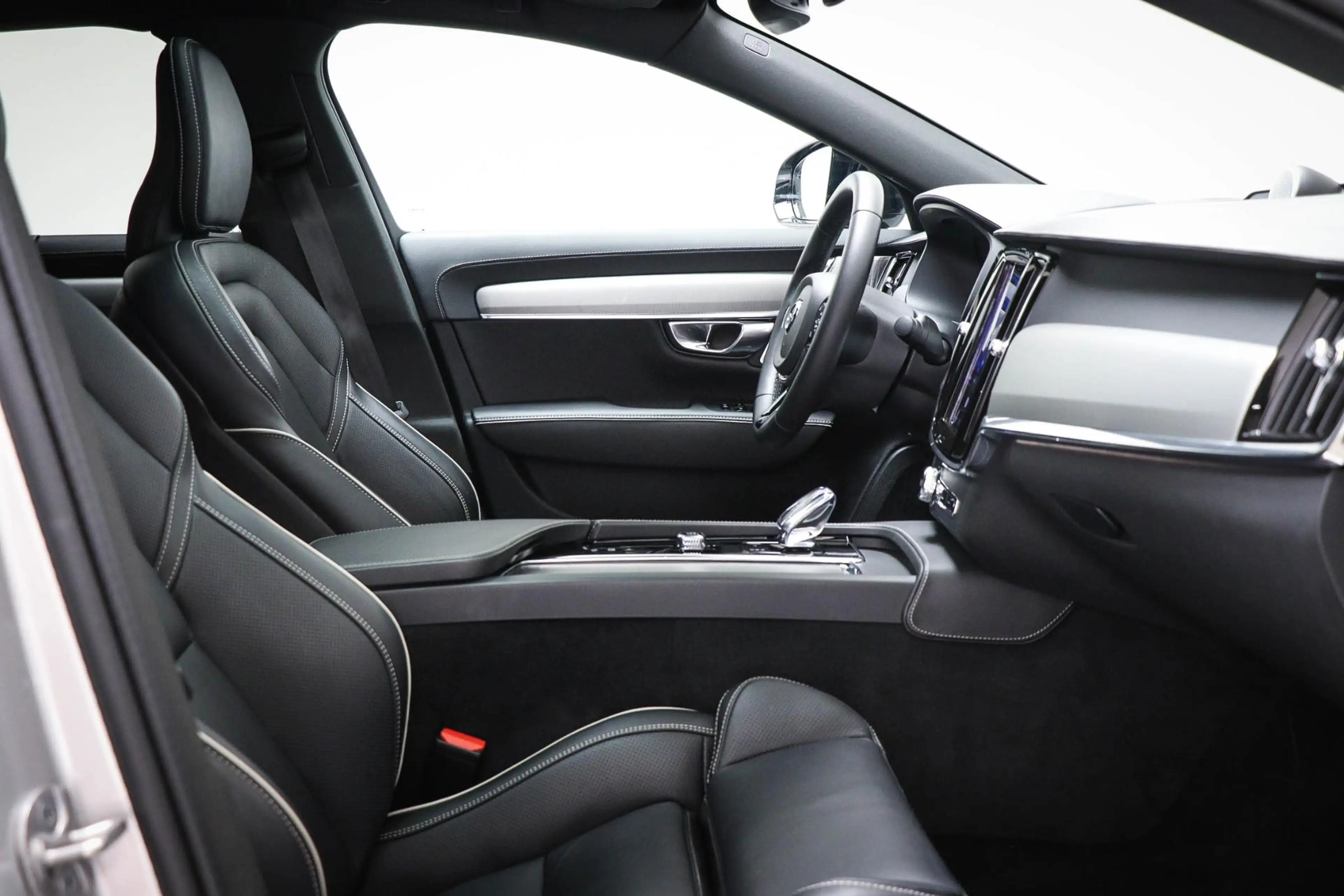 Volvo S90 2.0 B5 Ultimate Dark | Luchtvering | Bower & Wilki — photo 11