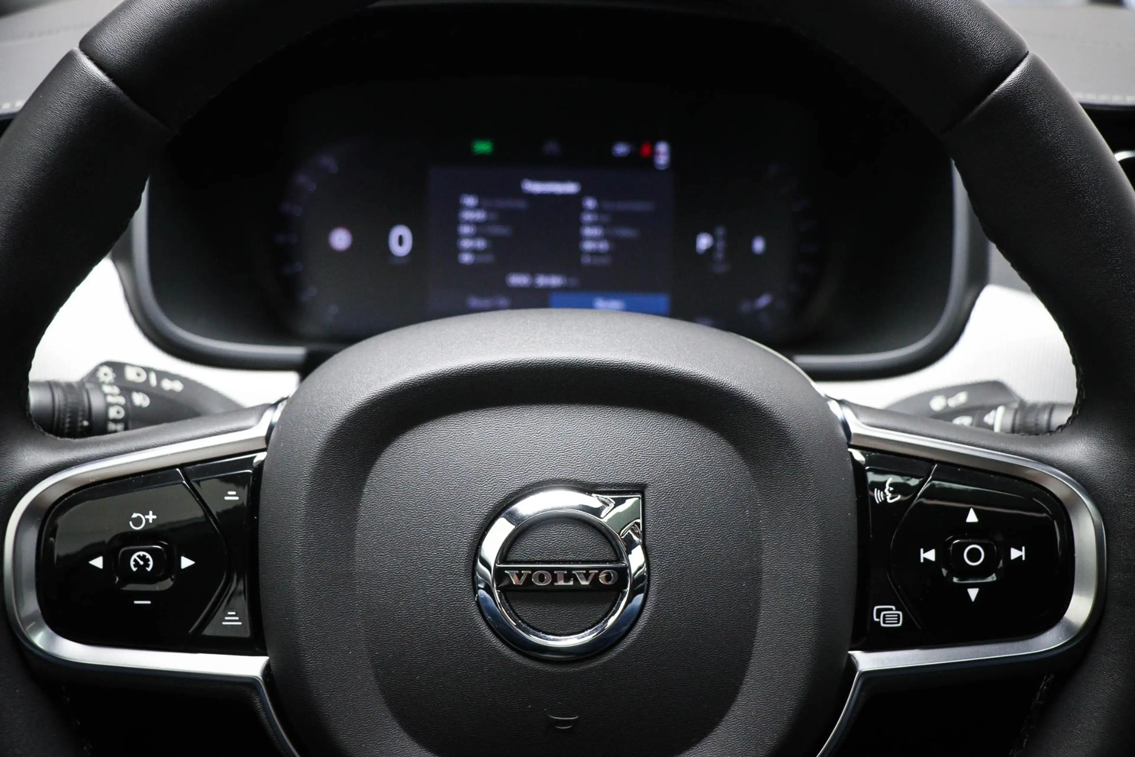 Volvo S90 2.0 B5 Ultimate Dark | Luchtvering | Bower & Wilki — photo 35