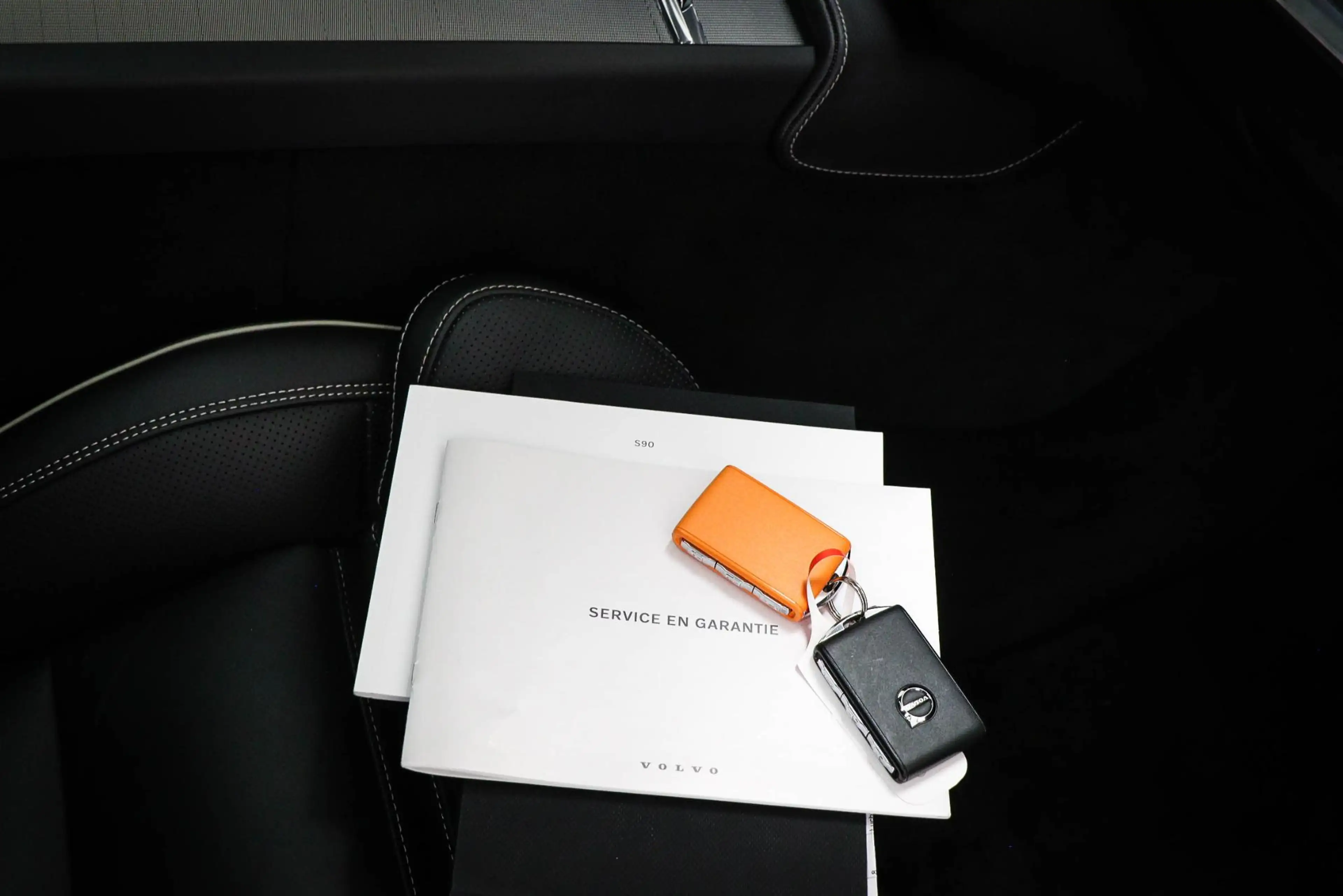 Volvo S90 2.0 B5 Ultimate Dark | Luchtvering | Bower & Wilki — photo 47
