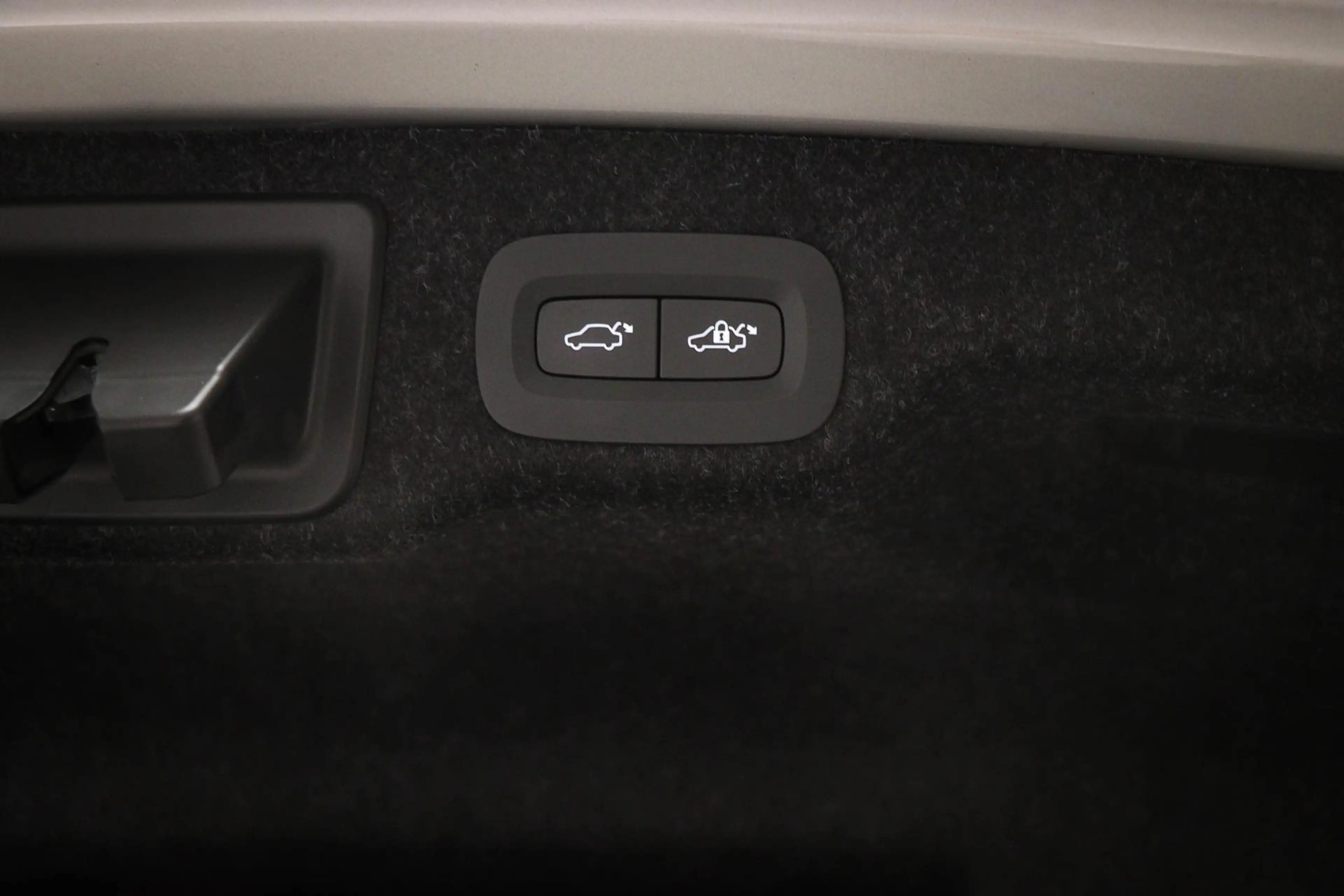 Volvo S90 2.0 B5 Ultimate Dark | Luchtvering | Bower & Wilki — photo 18