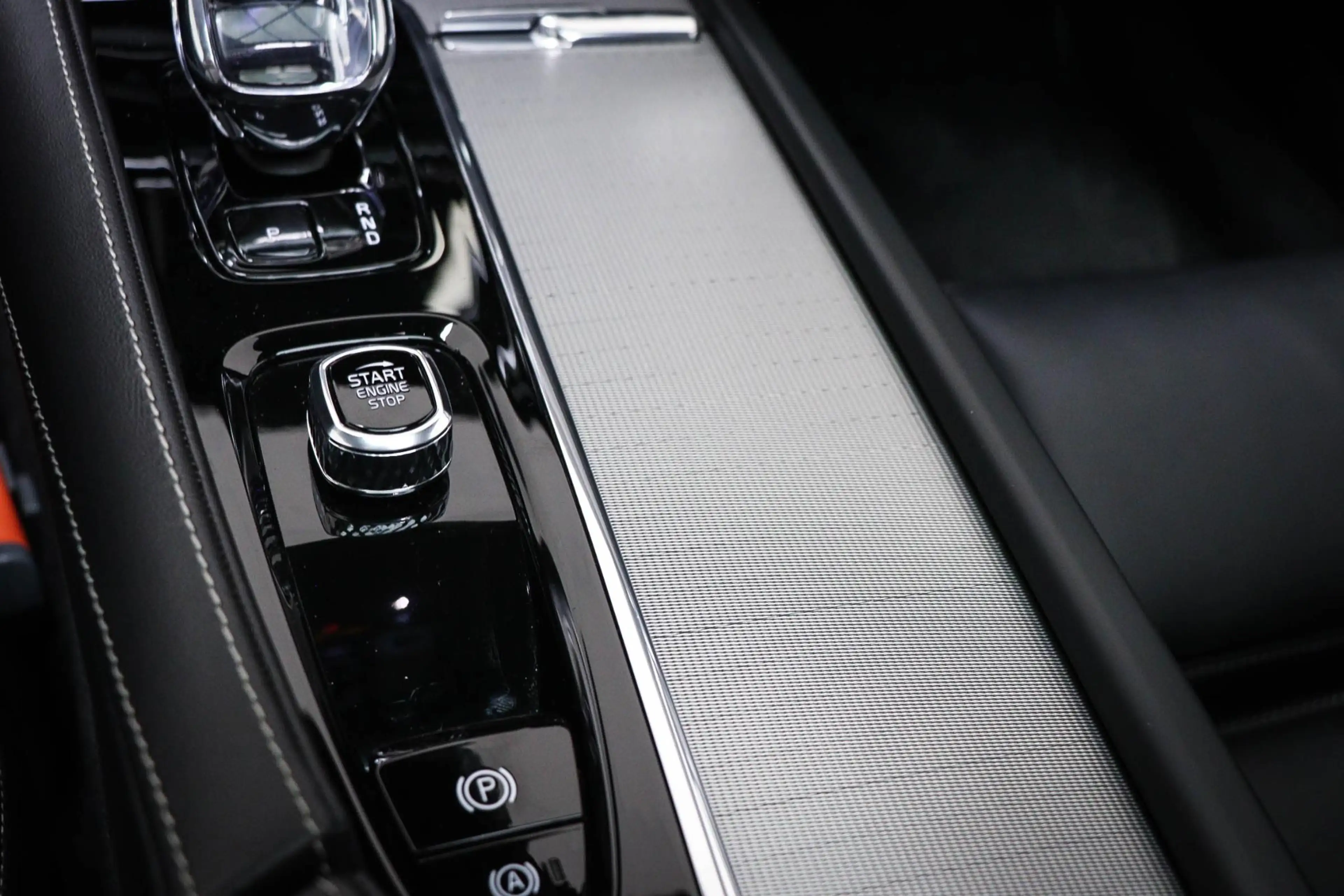 Volvo S90 2.0 B5 Ultimate Dark | Luchtvering | Bower & Wilki — photo 37