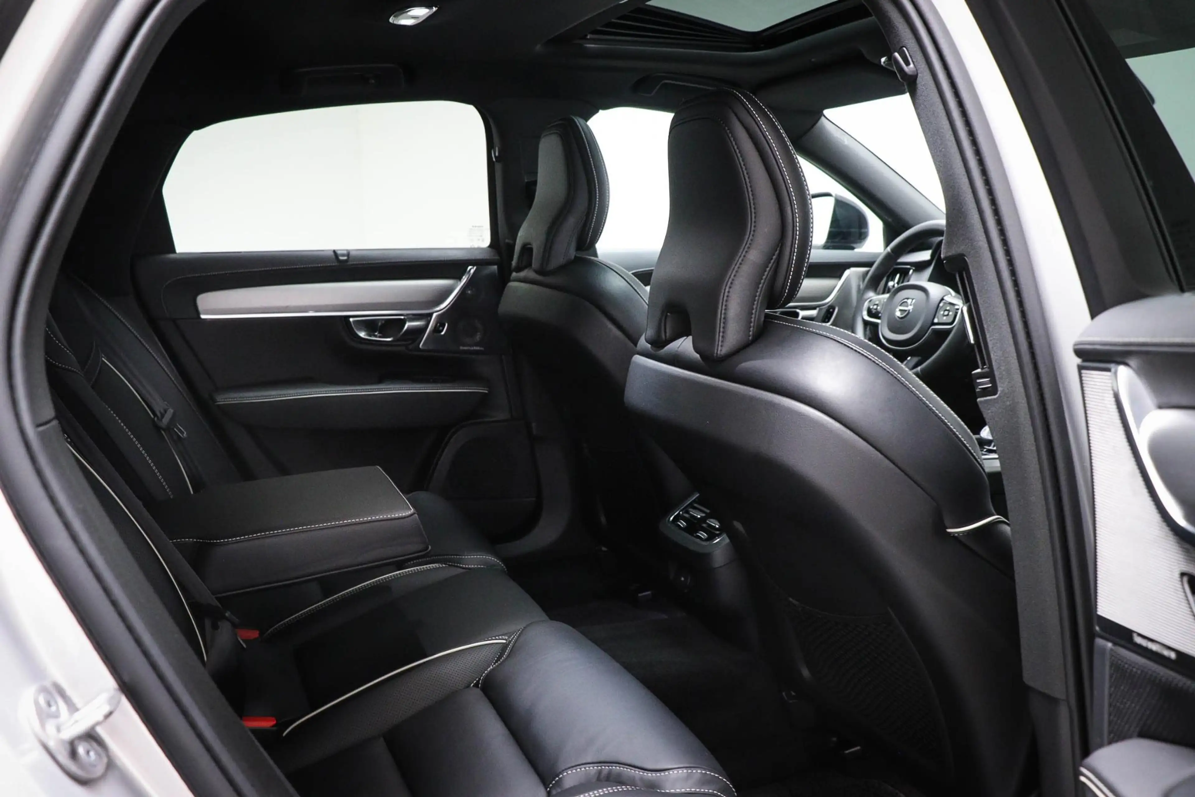Volvo S90 2.0 B5 Ultimate Dark | Luchtvering | Bower & Wilki — photo 14