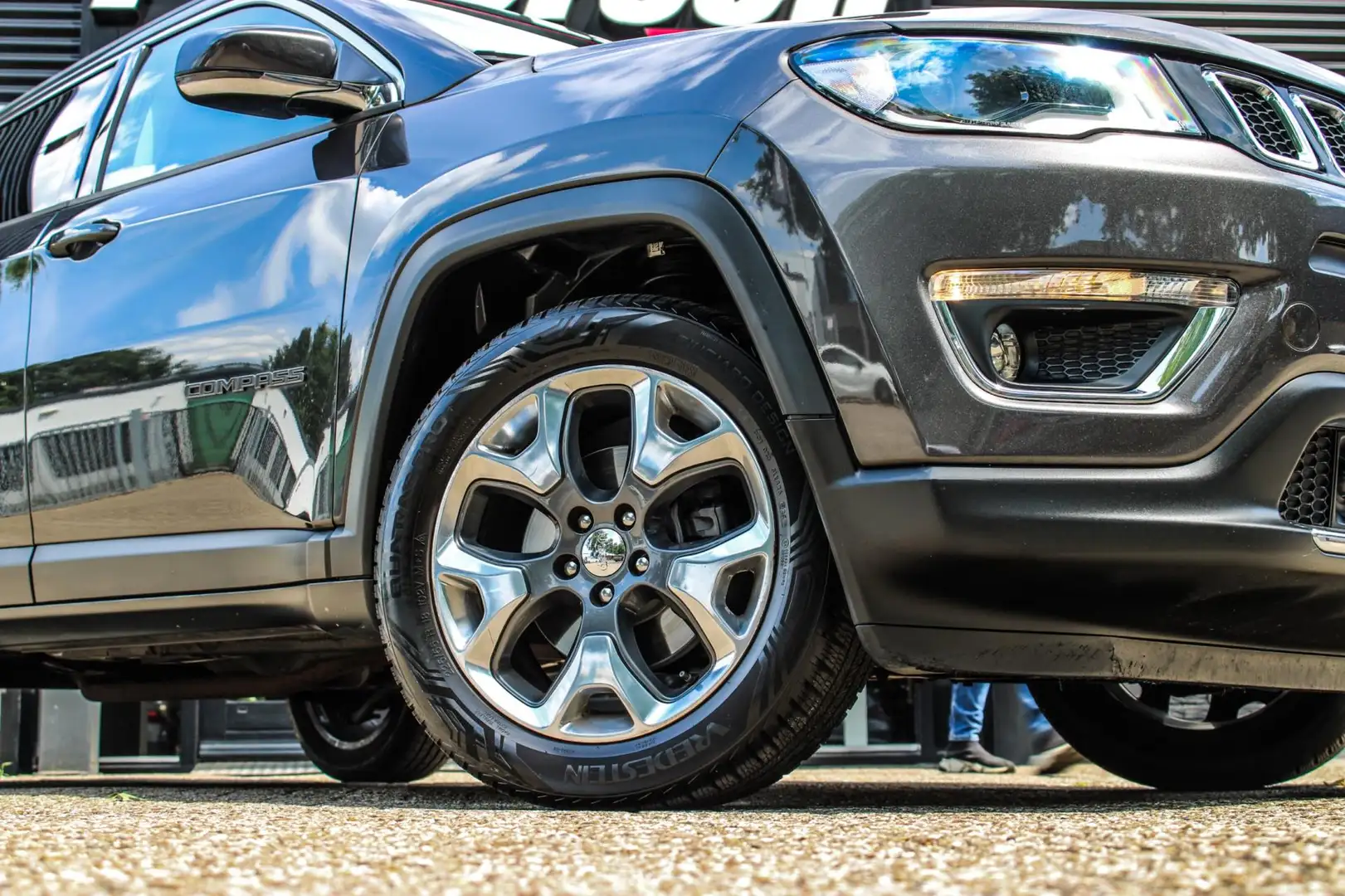 Jeep Compass 1.4 MultiAir Opening Edition Plus VOL OPTIES! Grijs - 2