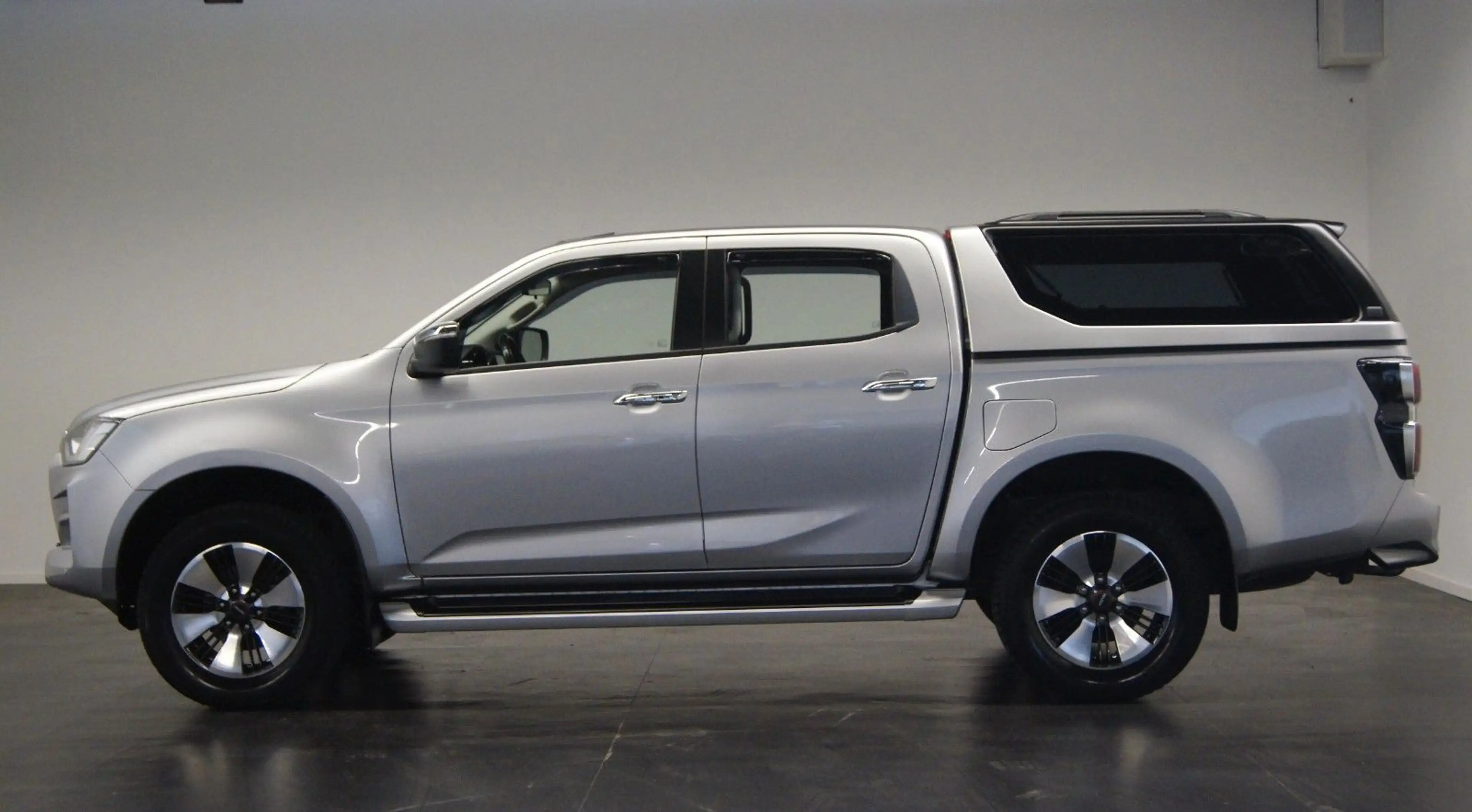 Isuzu D-Max Duble Cab 4WD LSE|NAV|SHZ|AHK|LED — photo 3
