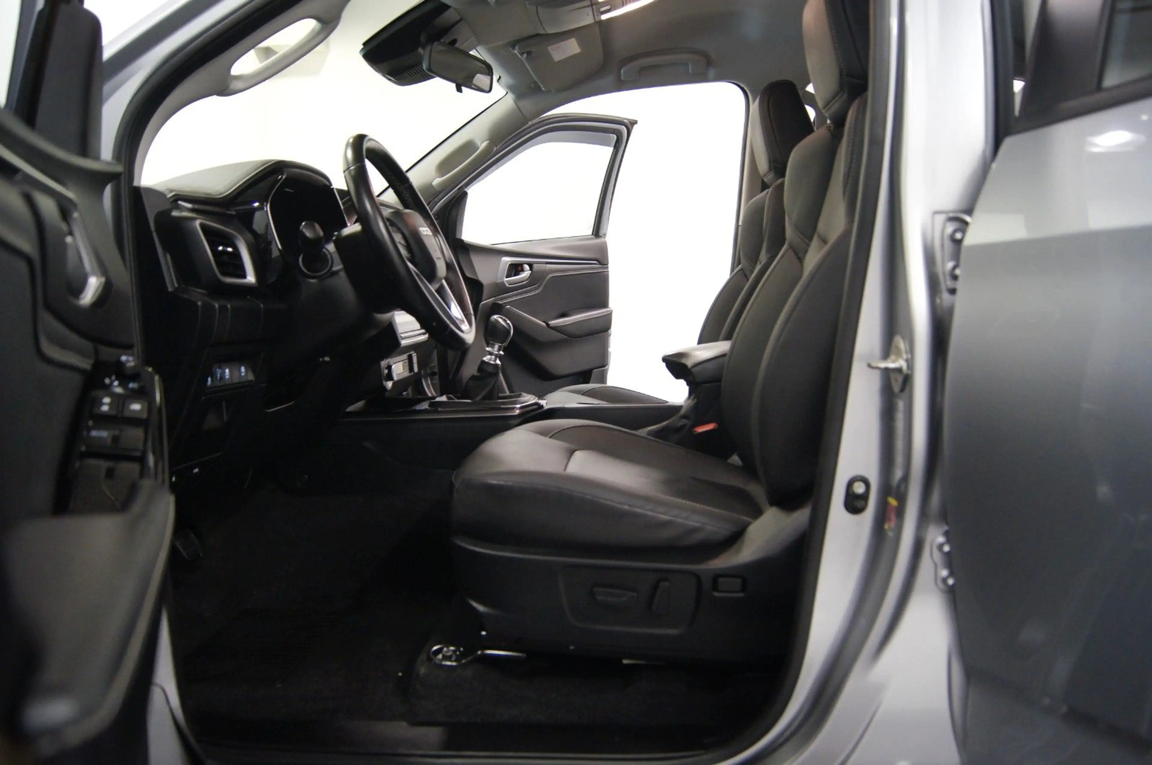 Isuzu D-Max Duble Cab 4WD LSE|NAV|SHZ|AHK|LED — photo 2