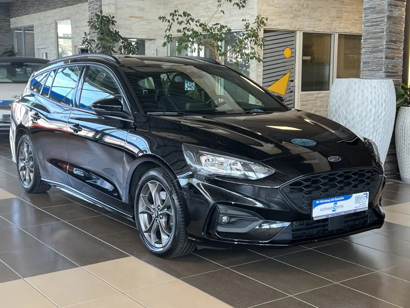 Ford Focus ST-Line Sport AHK LED Navi R.Cam SHZ PDC Noir - 1
