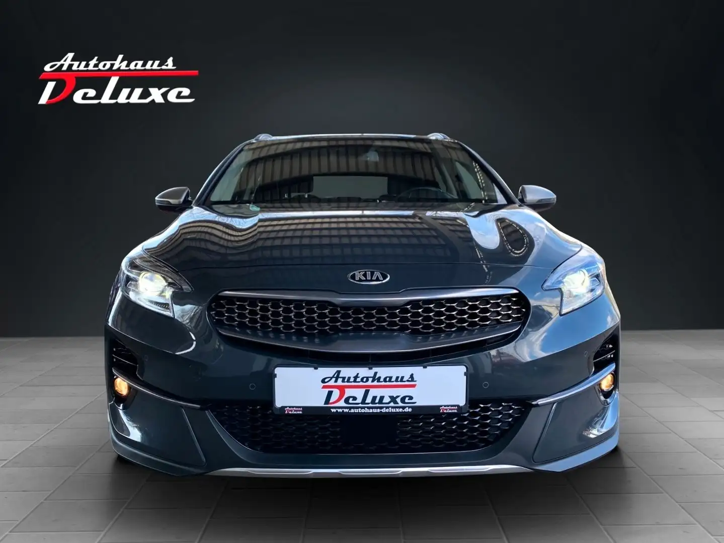 Kia XCeed 1,6 CRDi NAVI-KAMERA-PANORAMA-ACC-LED Grau - 2
