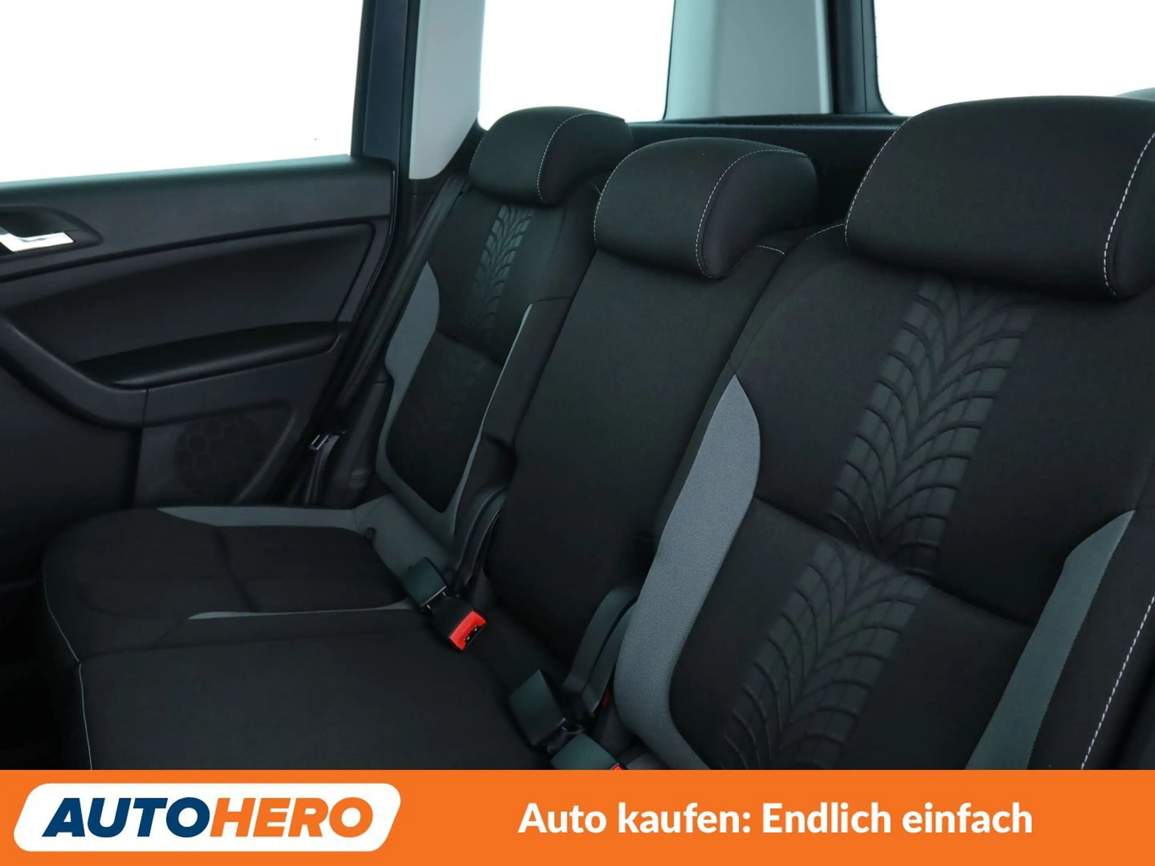 Skoda Yeti 2.0 TDI Ambition Outdoor 4x4*NAVI*XENON*PDC* — photo 14