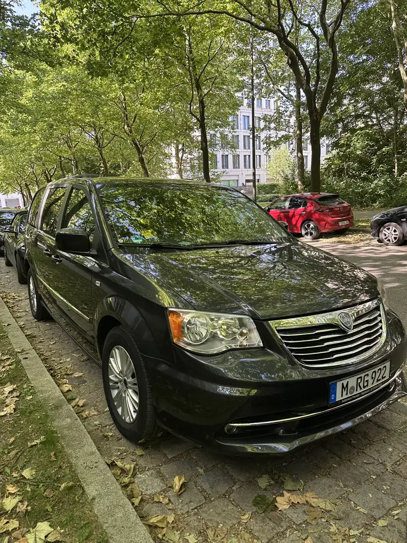 Lancia Voyager 2.8 CRD16v Platinum - 2