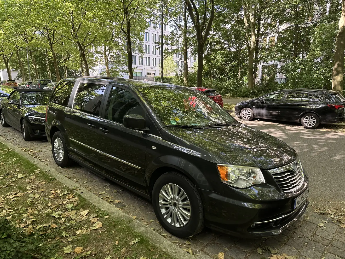 Lancia Voyager 2.8 CRD16v Platinum - 1