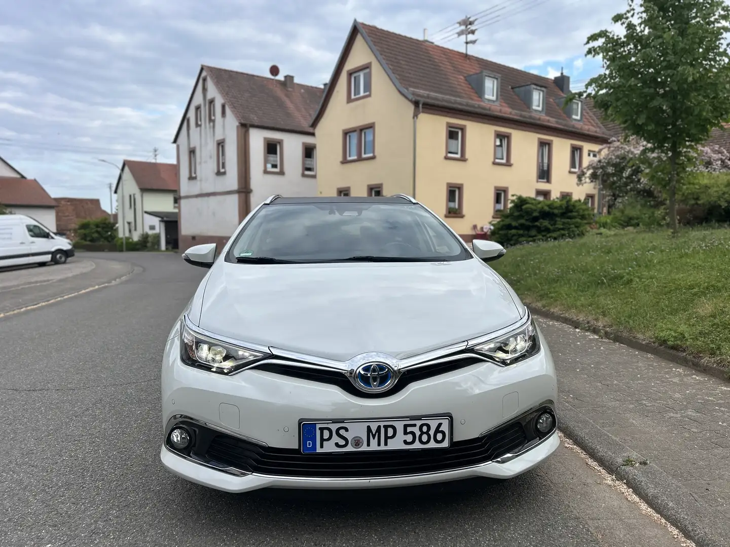 Toyota Auris 1.8 Hybrid Executive mit Toyota-Garantie Weiß - 2