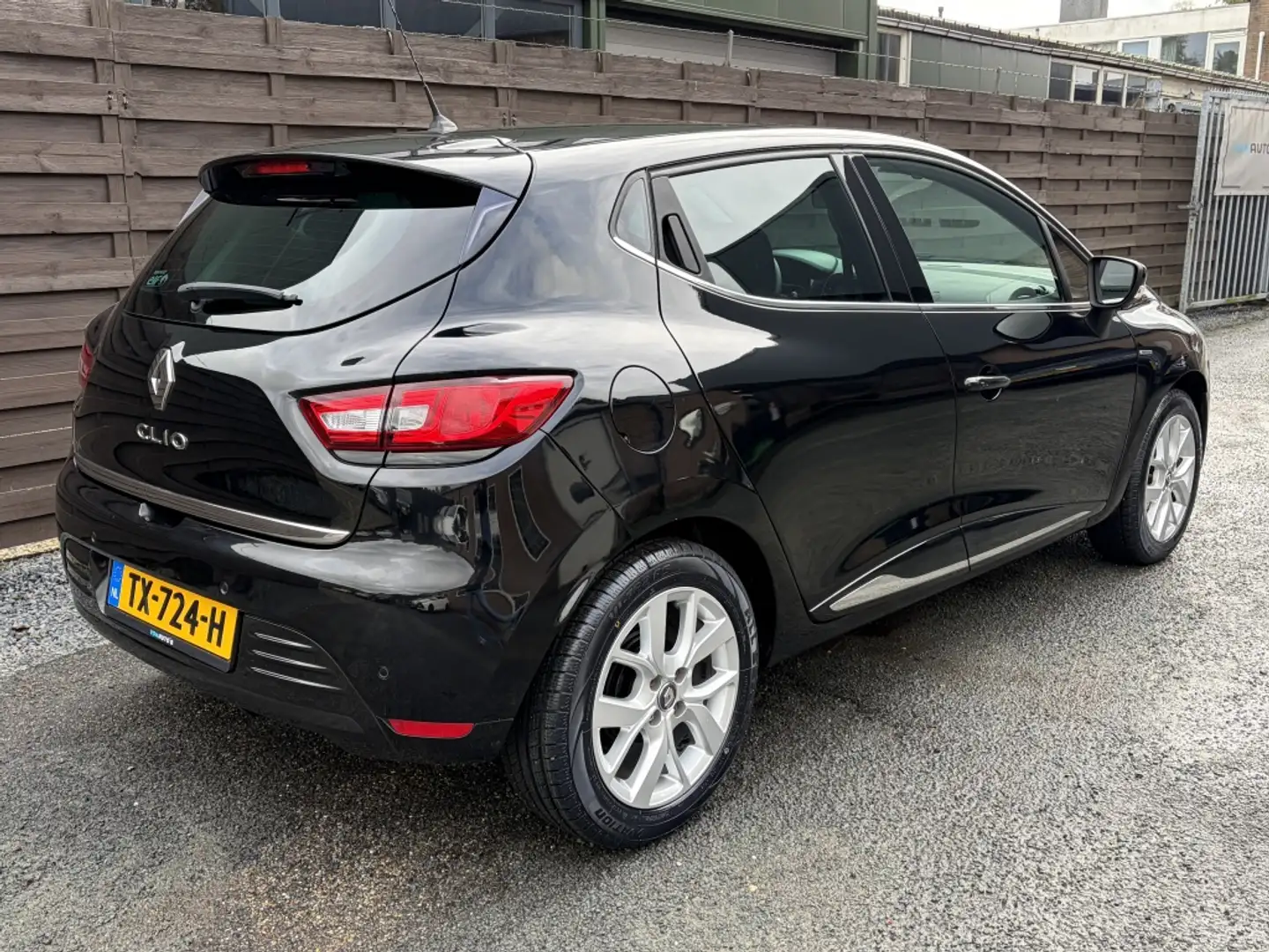 Renault Clio 0.9 TCe Limited / Navi / Cruise / LED / NL Noir - 2