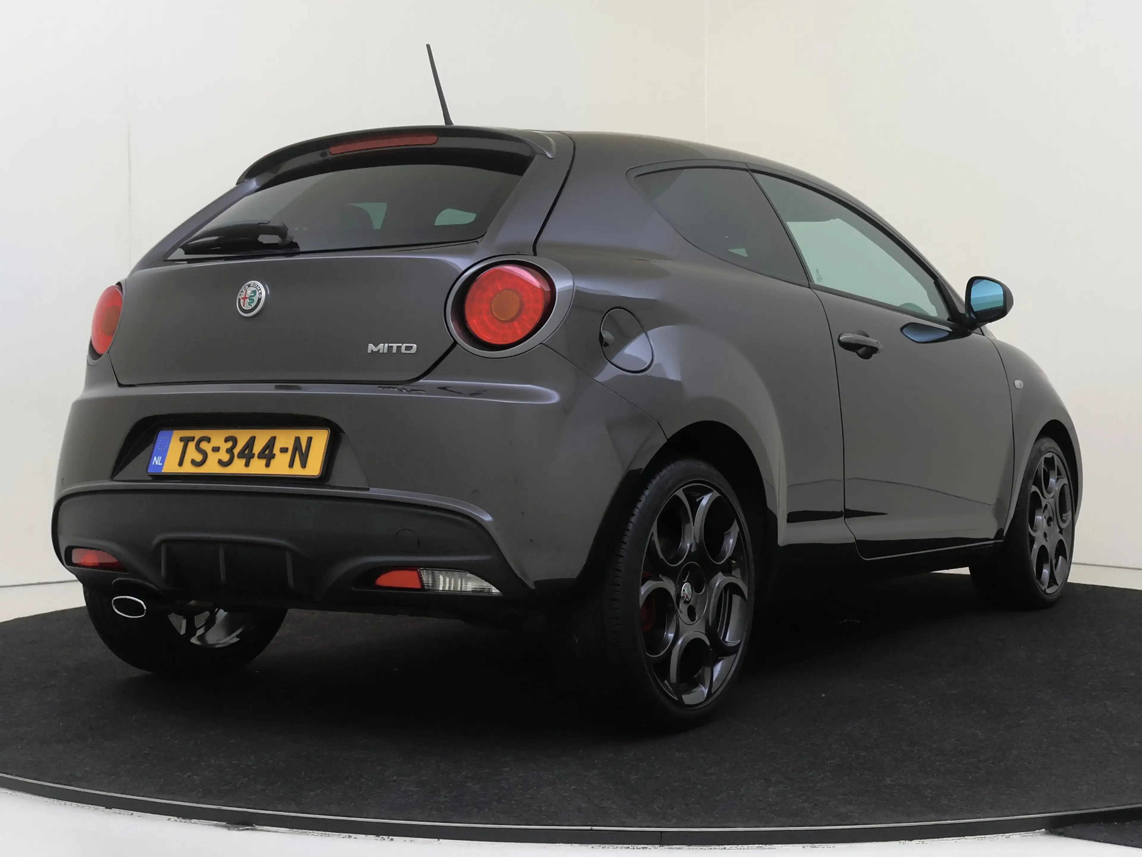 Alfa Romeo MiTo 0.9 TwinAir ECO Super — photo 11