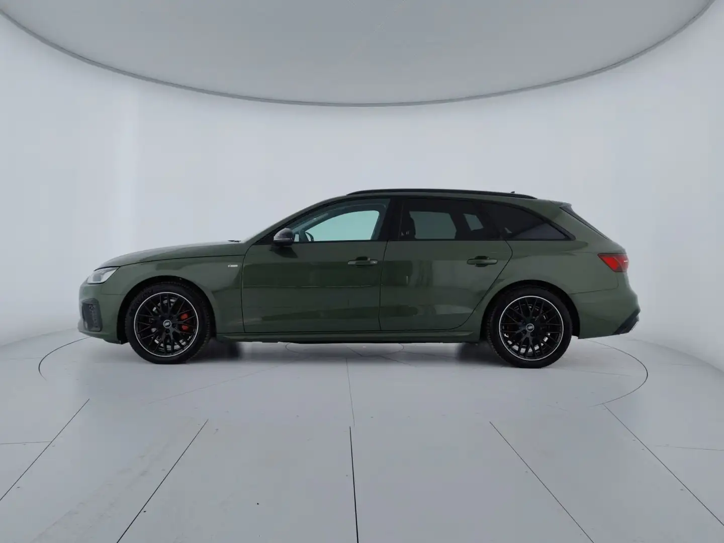 Audi A4 Avant 40 TDI S tronic S line edition Zelená - 2