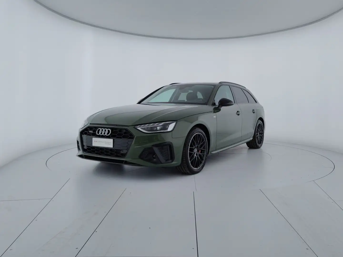 Audi A4 Avant 40 TDI S tronic S line edition Zelená - 1