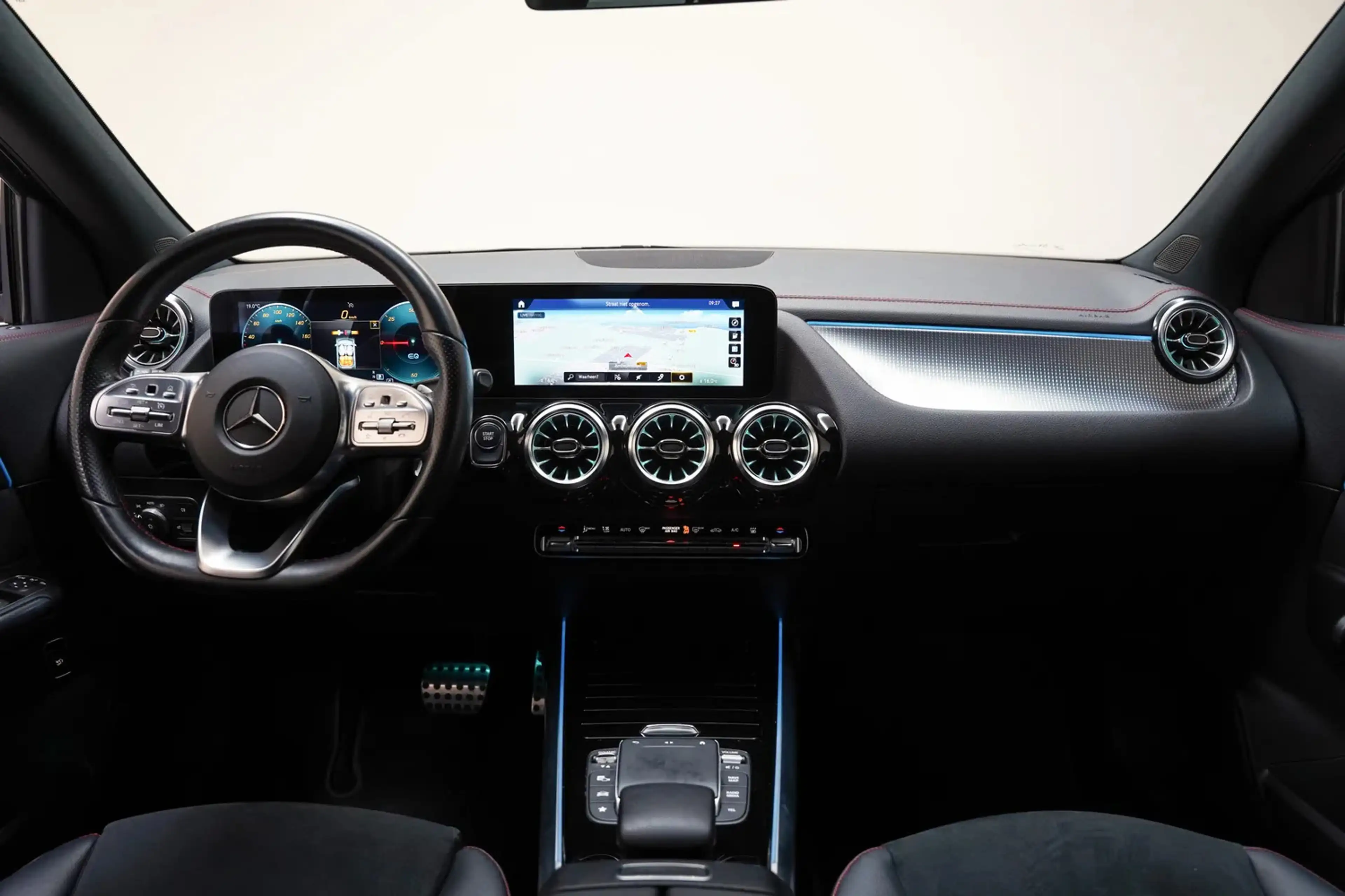 Mercedes-Benz EQA 250 AMG Business Solution 67kWh 3 fase [ LED Stoelverw — photo 4