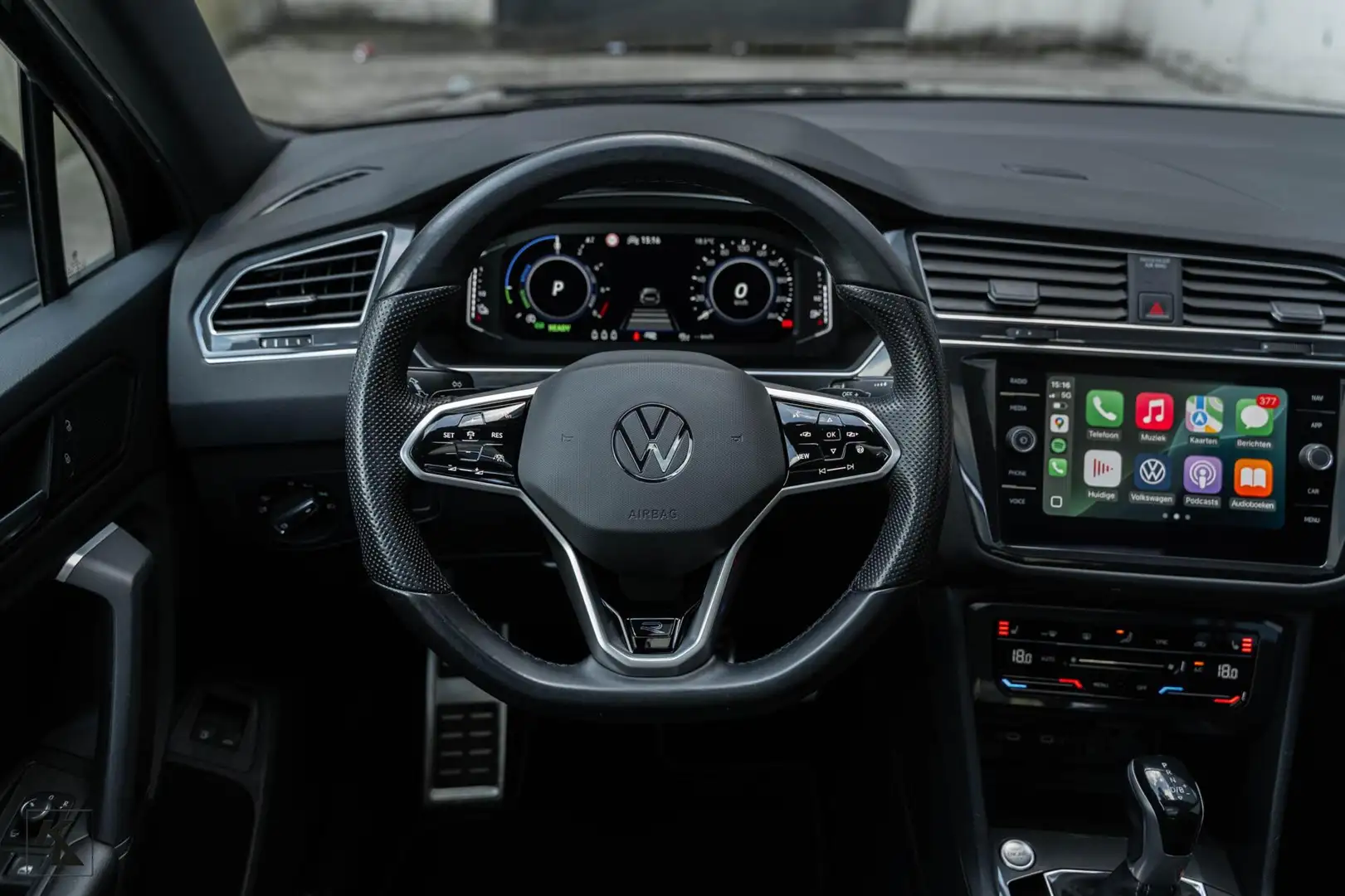 Volkswagen Tiguan 1.4 TSI | 2021 | eHybrid R-Line | Luxe Noir - 2