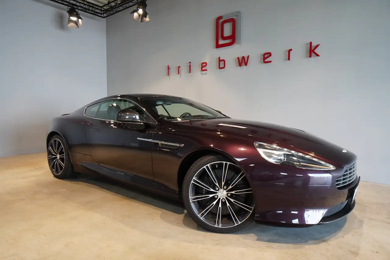 Aston Martin DB9