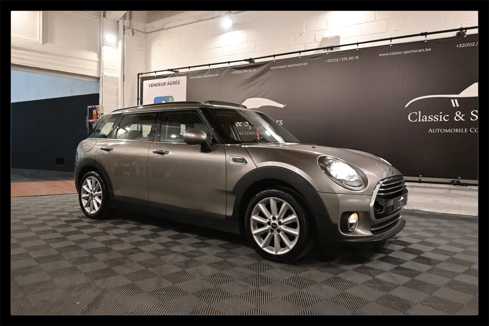 MINI Cooper Clubman 1.5A AUTO / TOIT PANO / CUIR / GPS NAVI PRO / PDC Gris - 1