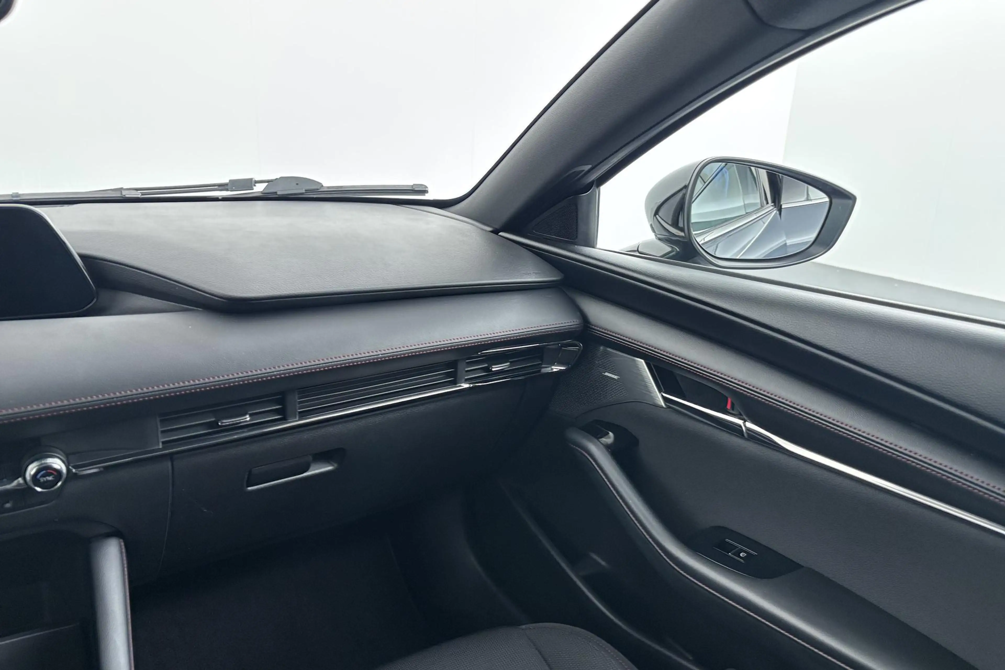 Mazda 3 2.0 e-SkyActiv-G M Hybrid 150 Sportive Verfijnde h — photo 40