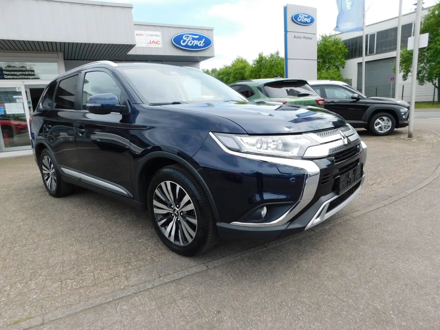 Mitsubishi Outlander 2.0 MIVEC Autom. Allrad ClearTec 4WD Azul - 1