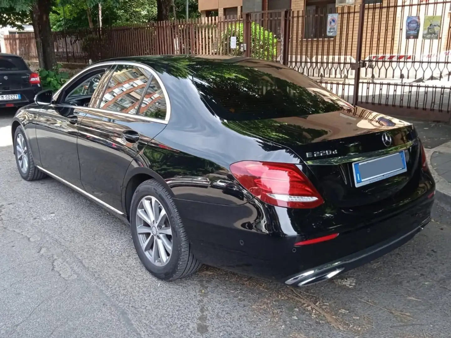 Mercedes-Benz E 220 E 220 bt Premium auto Noir - 2