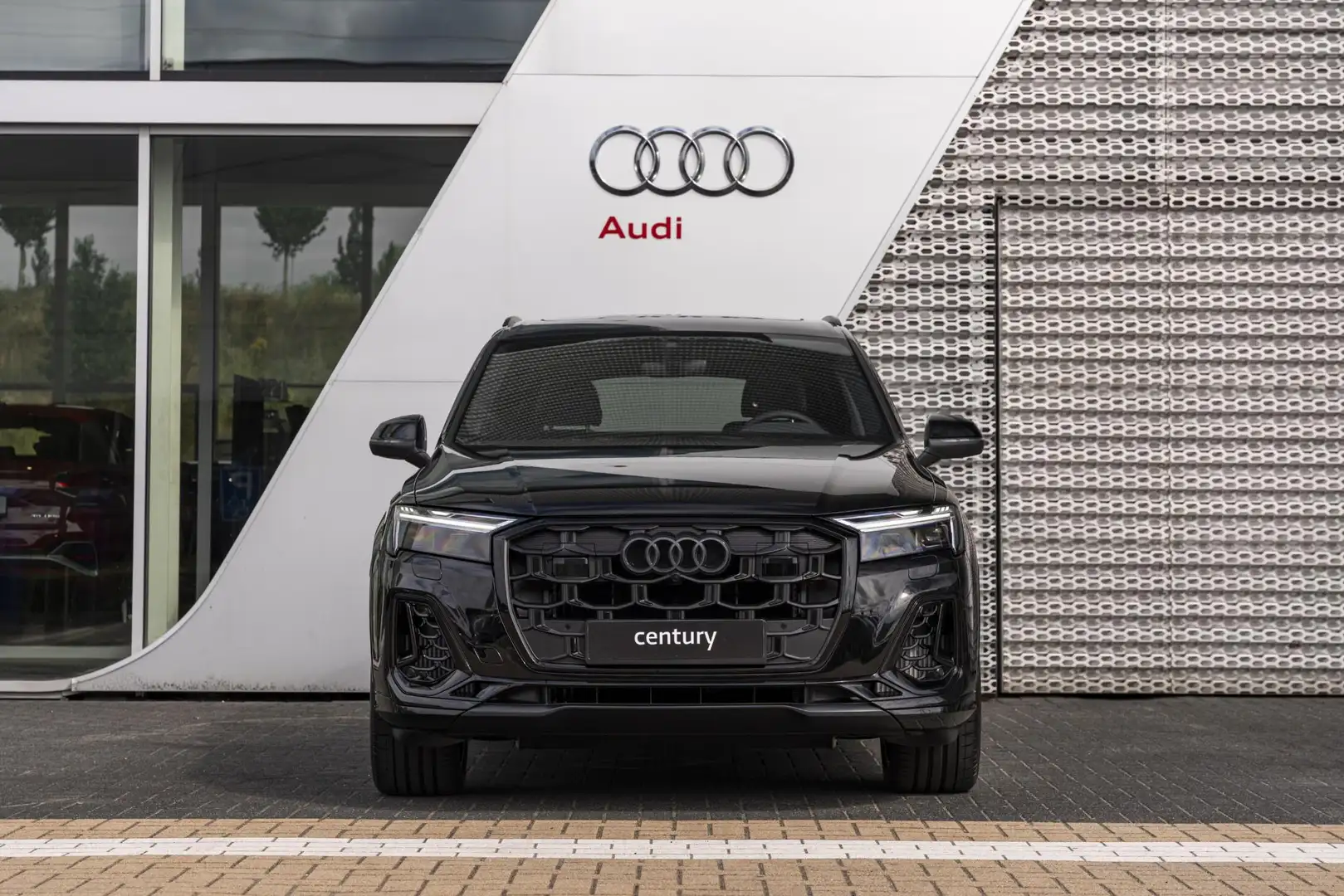 Audi Q7 Pro Line S Competition 60 TFSI e 360 kW / 490 PK S Zwart - 2
