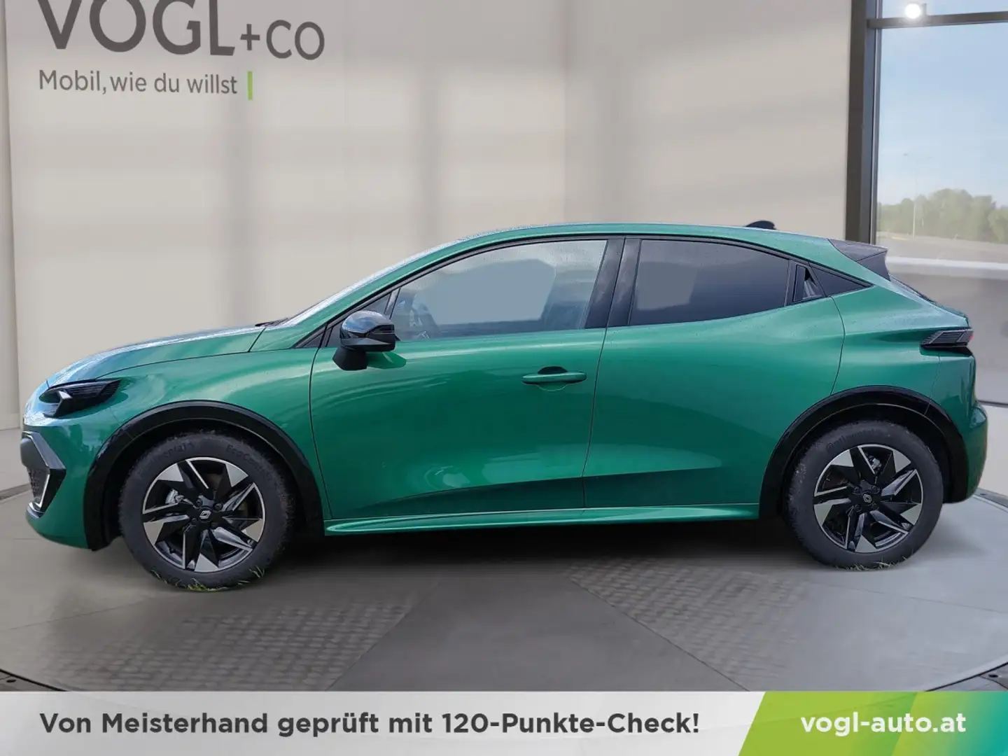 Renault Clio Techno TCe 115 benzin Grün - 2