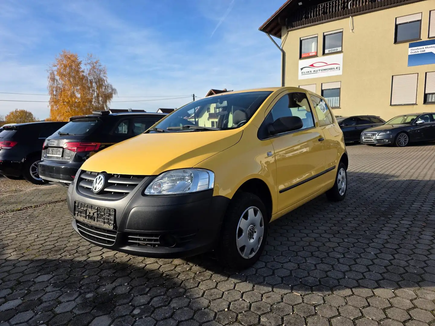Volkswagen Fox Basis Jaune - 1