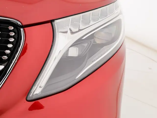 Mercedes-Benz V-Class view 8