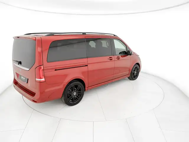 Mercedes-Benz V-Class view 4
