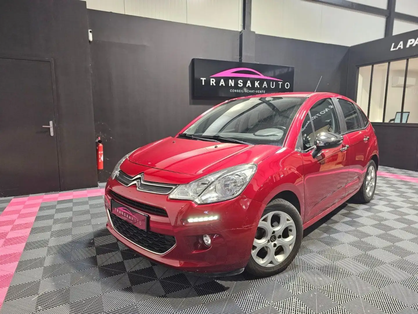 Citroen C3 PureTech 82 Feel Edition Rouge - 1