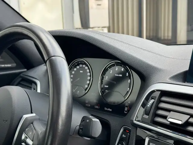 BMW 2 Series view 30