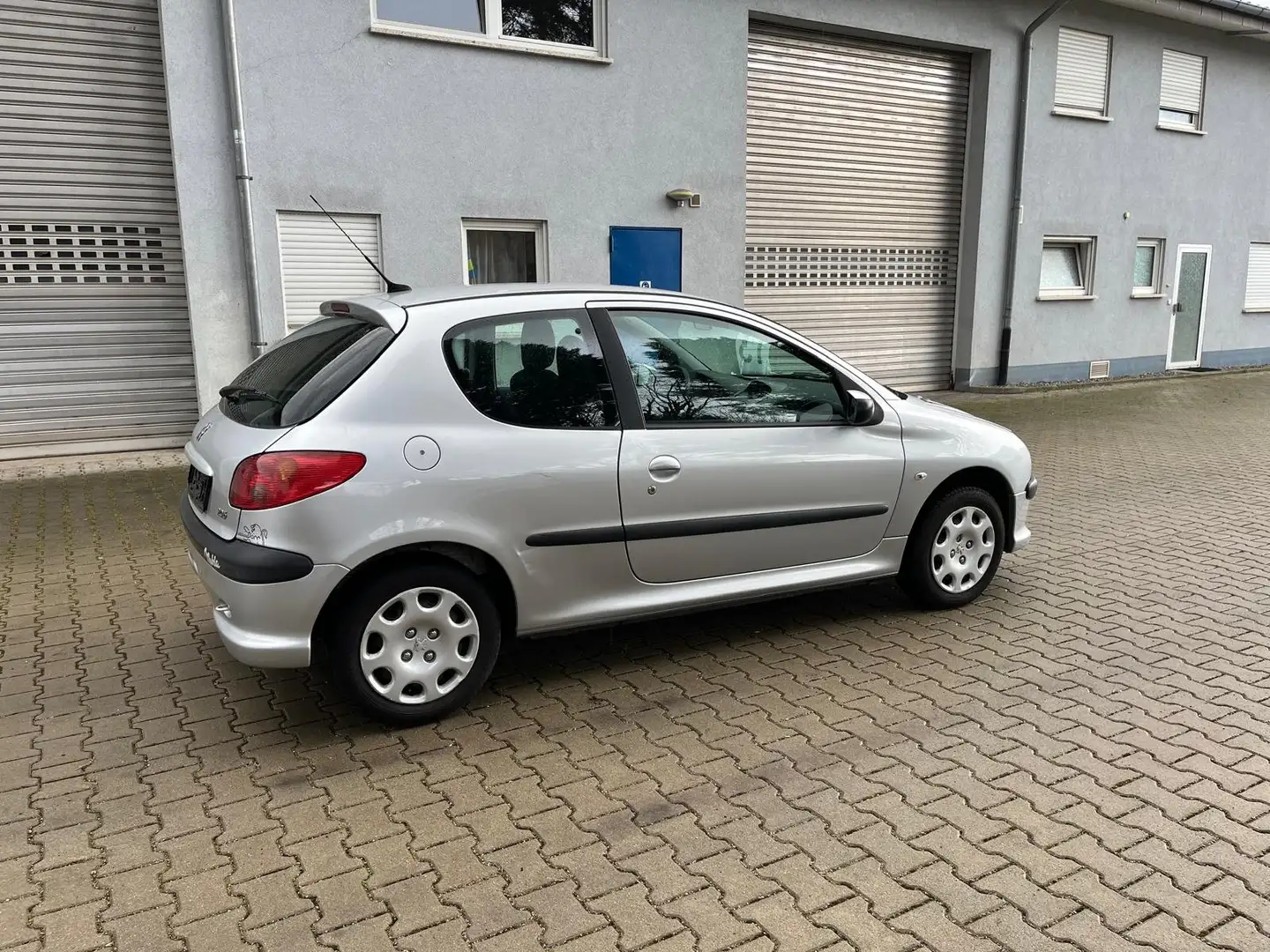 Peugeot 206 206  3-Türer 75 Grand Filou Cool Argent - 1