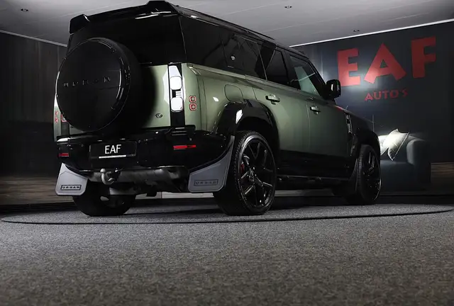 Land Rover Defender view 5