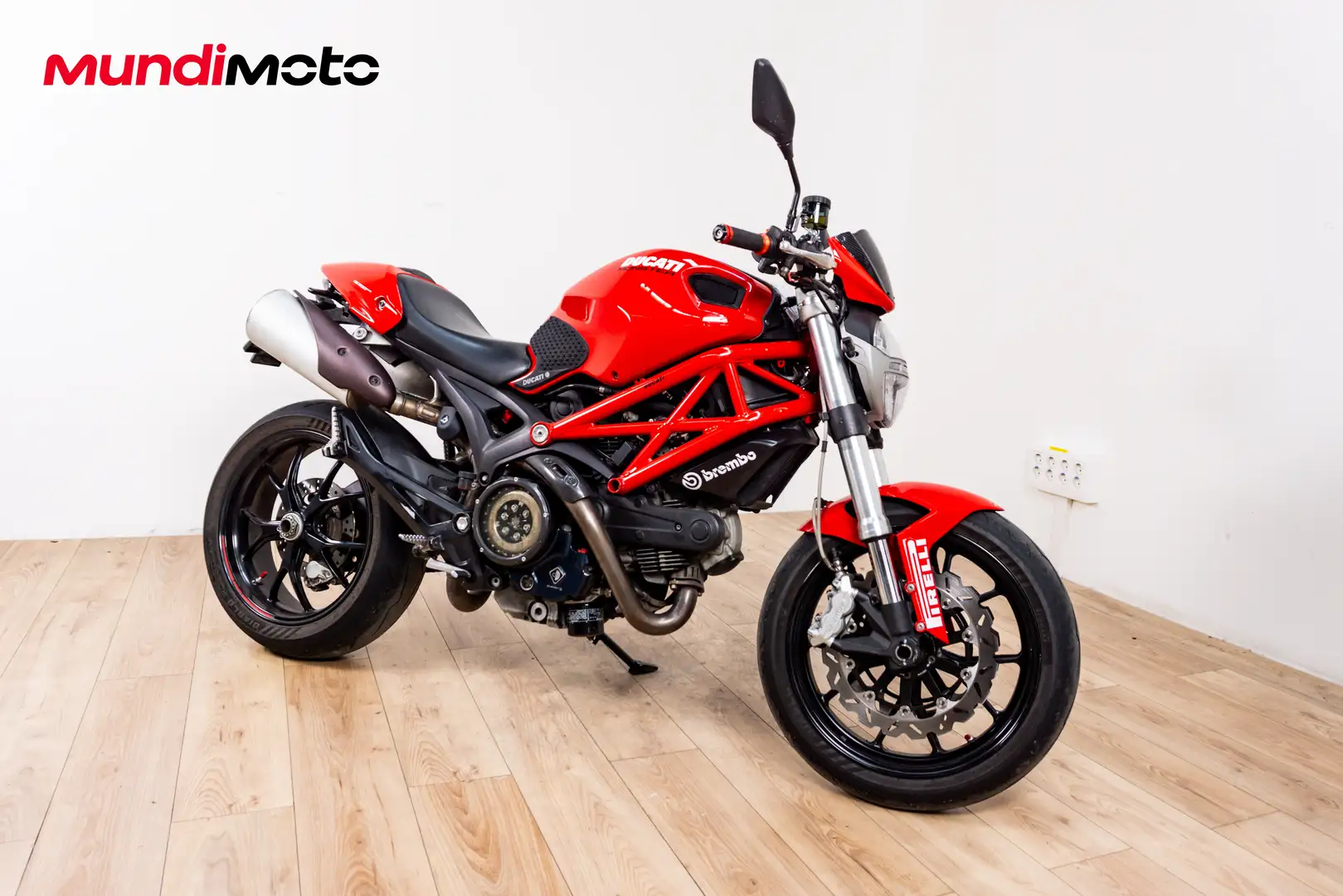 Ducati Monster 796 - 2