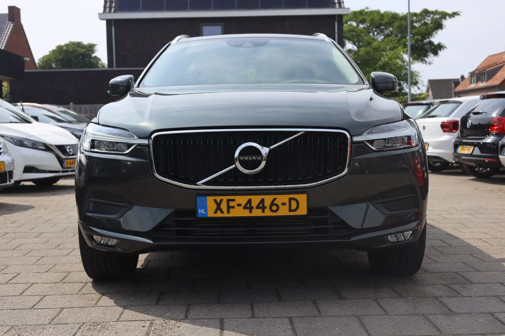 Volvo XC60 2.0 T5 INSCRIPTION | NAVI | LEDER | 19 INCH | 1e E Grey - 2