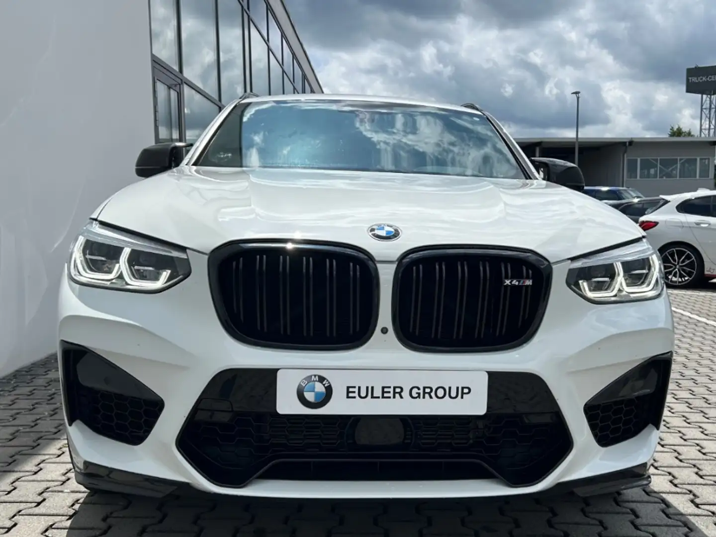 BMW X4 M Competition LkHZ AHK Parkass+ HUD H/K DrivAss+ Weiß - 2