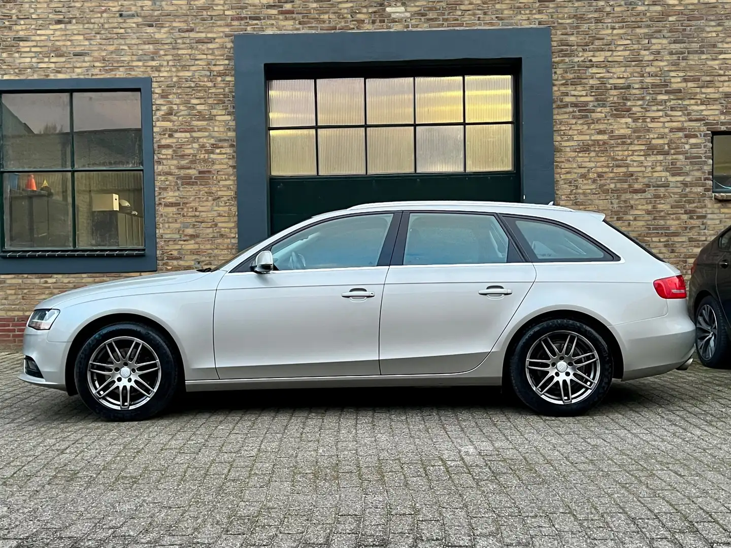 Audi A4 Avant 1.8 TFSI Pro Line Business| Cruise + Clima + Grey - 2