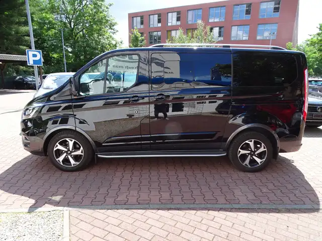 Ford Tourneo Custom view 2