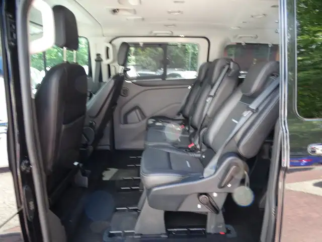 Ford Tourneo Custom view 8
