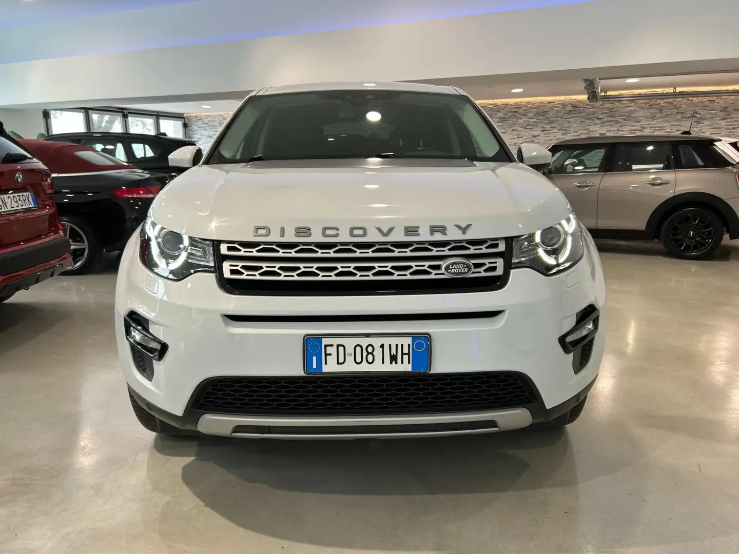 Land Rover Discovery Sport 2.0 TD4 150 CV HSE White - 1