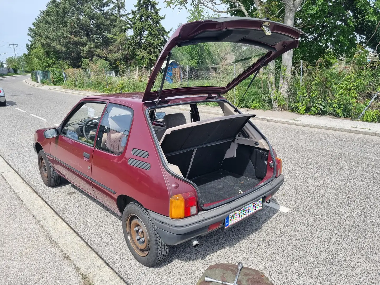 Peugeot 205 Red - 1