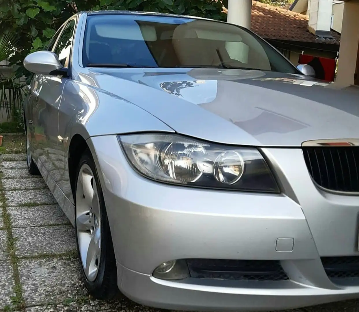 BMW 320 320d Attiva - 1
