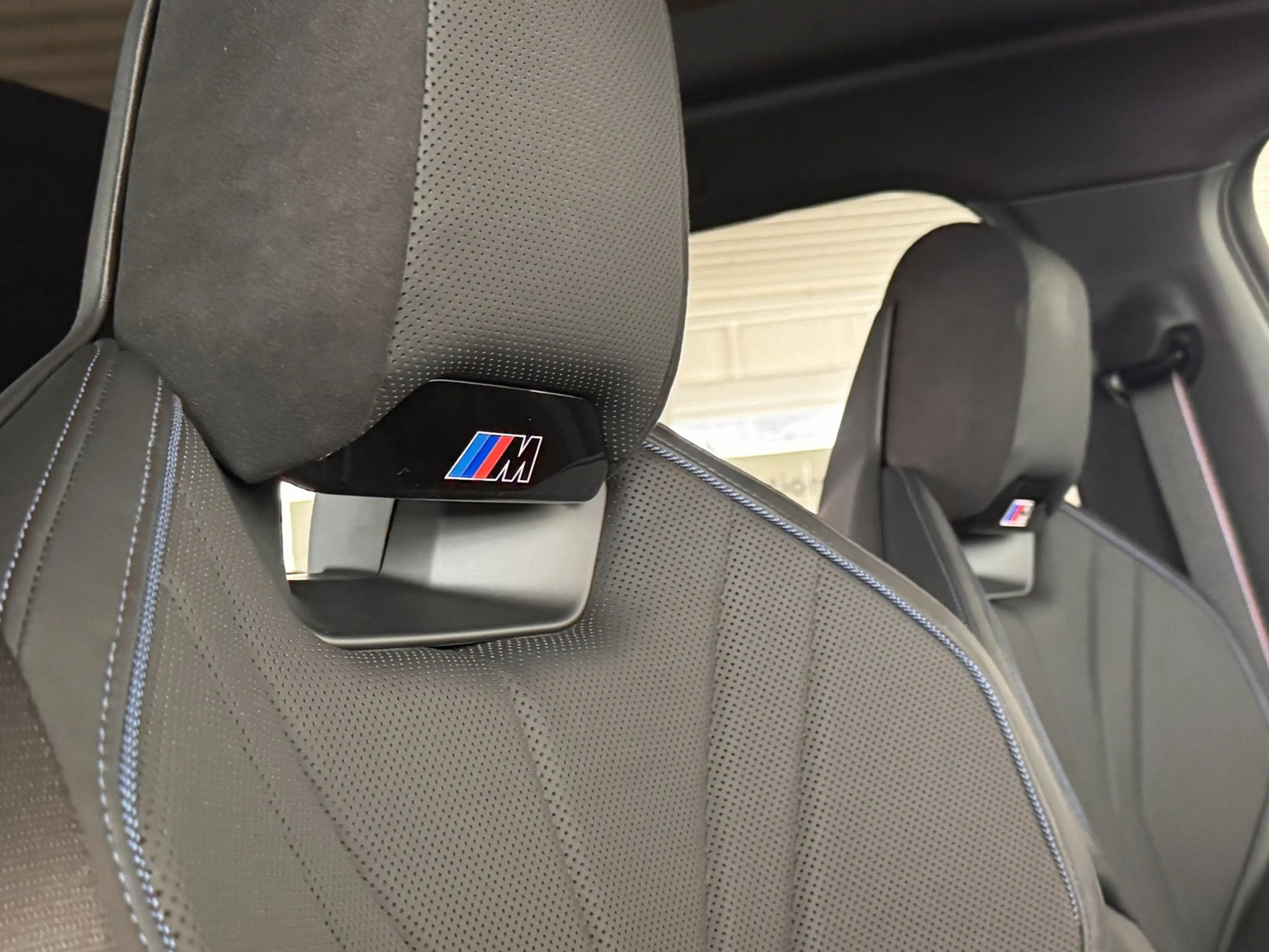 BMW iX3 iX3 50 xDrive — photo 11